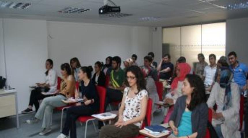 Girişimci Gençler Iş Adamlarıyla Buluşuyor