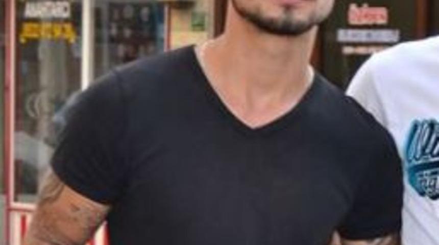 Amcasını Bı&ccedil;aklayarak &Ouml;ld&uuml;rd&uuml;