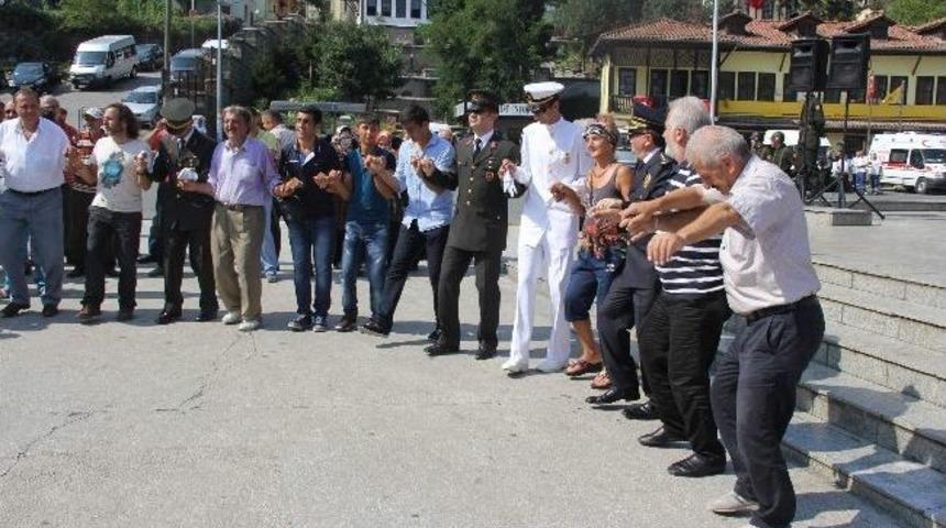 Rize&rsquo;de Horon'lu 30 Ağustos Zafer Bayramı Kutlaması