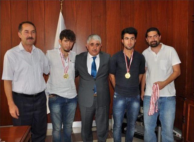 Sorgun Belediyesi Başarılı Sporcuları Ödüllendirdi