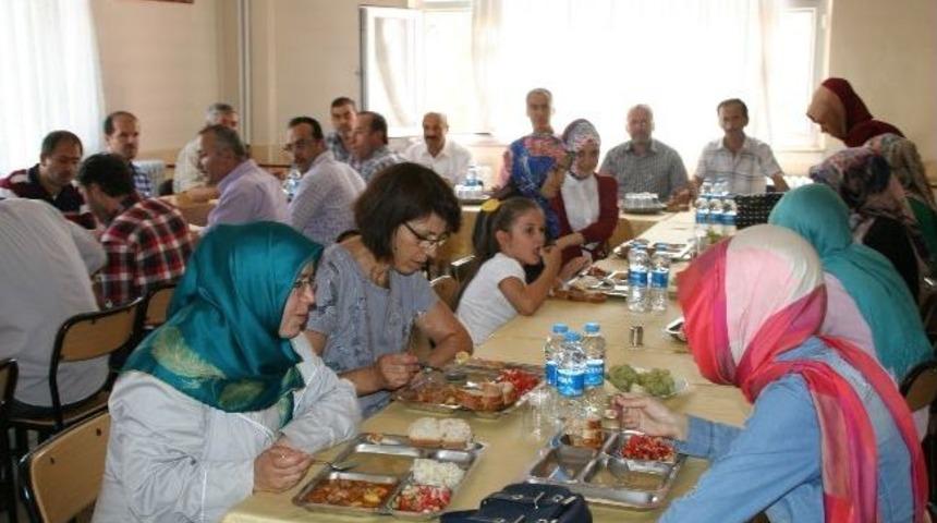 Devrekli İmam-hatipli &Ouml;ğrenciler &Uuml;niversitelere Uğurlandılar