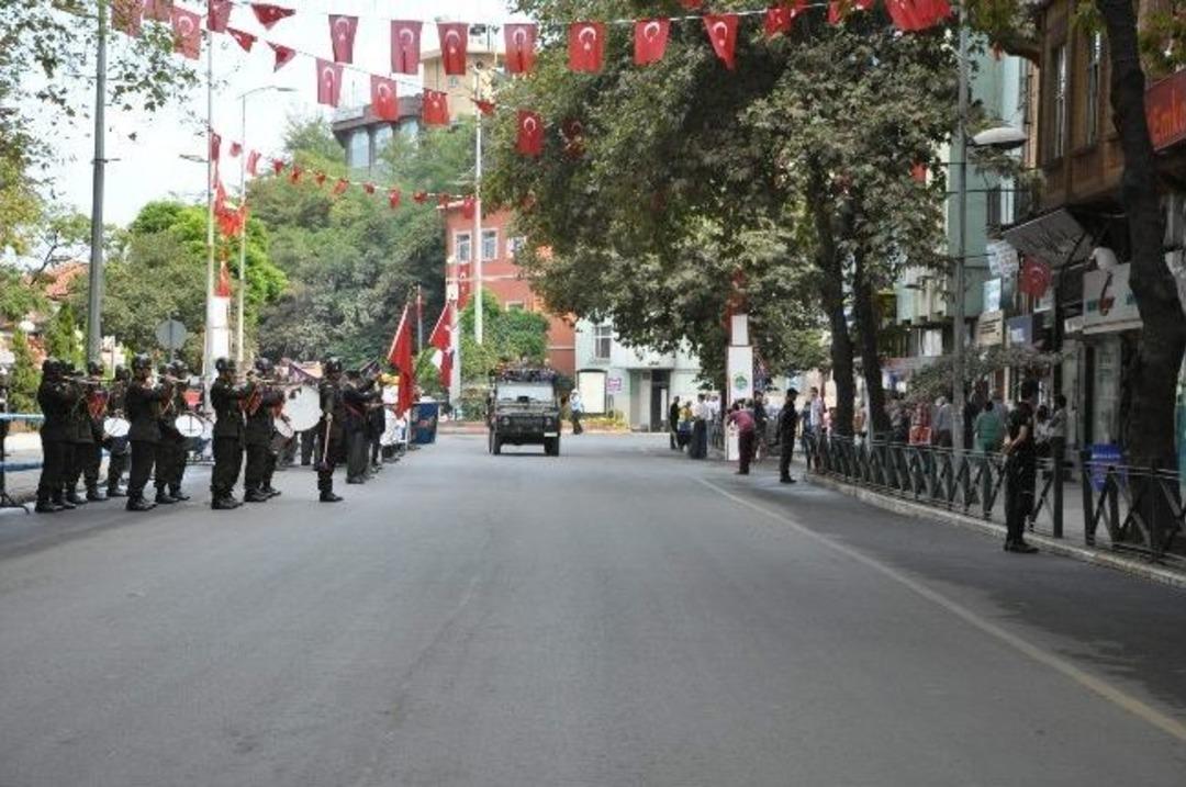 30 Ağustos Zafer Bayramı Ge&ccedil;it T&ouml;reniyle Kutlandı