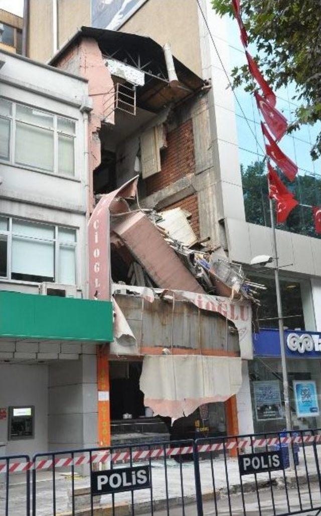 Zonguldak’ta 4 Katlı Bir İş Yeri Çöktü