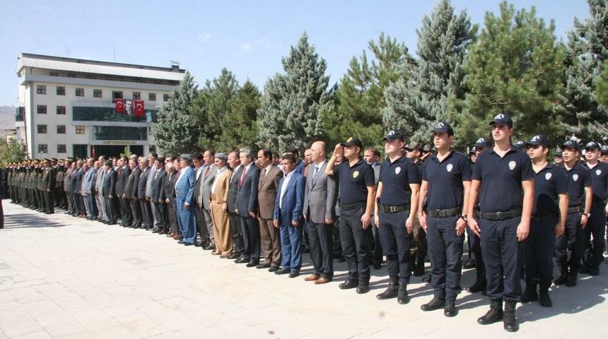 Hakkari&rsquo;de 30 Ağustos T&ouml;renle Kutlandı