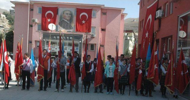 Hakkari’de 30 Ağustos Törenle Kutlandı