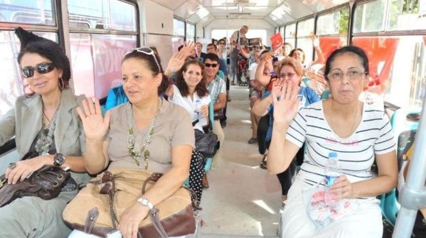 Buca&rsquo;da 30 Ağustos &Ccedil;ıkartması