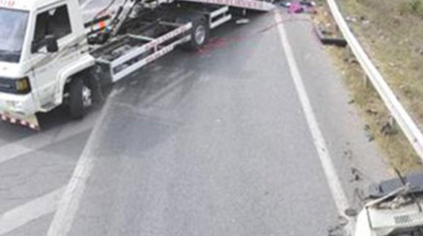 Kocaeli'nde feci kaza: 2 &ouml;l&uuml;, 2 yaralı