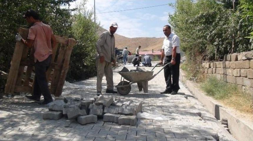 Başkan Yardımcısı &Ccedil;inik Yol &Ccedil;alışmalarını İnceledi