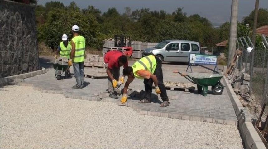 &Ccedil;uhadar Caddesinde Parke &Ccedil;alışması