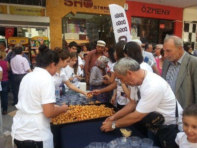 Denizli'de Chp Lokma Dağıttı