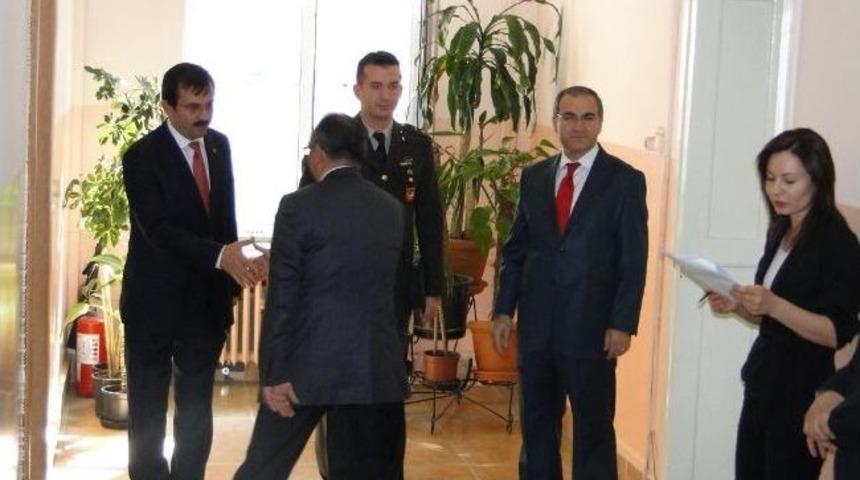 Kaymakam Beyazyıldız Tebrikleri Kabul Etti