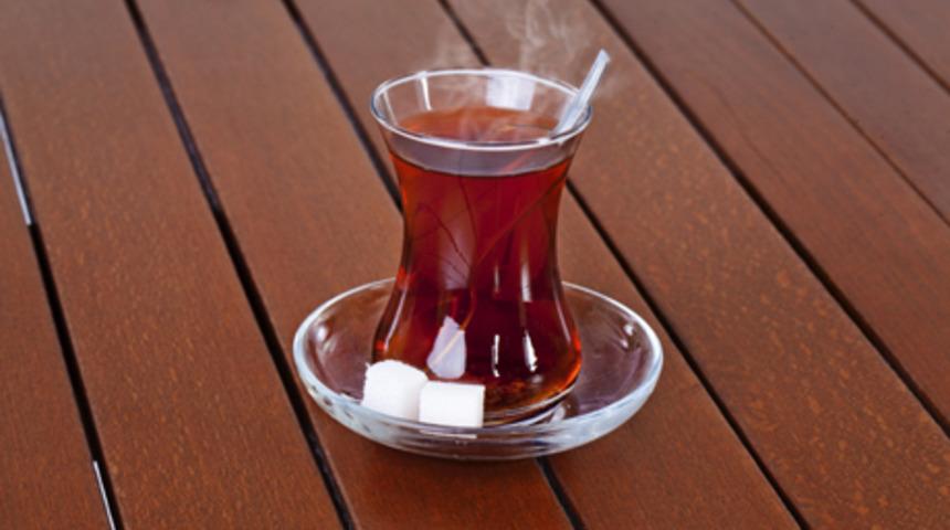 Şekerli çaya dikkat!