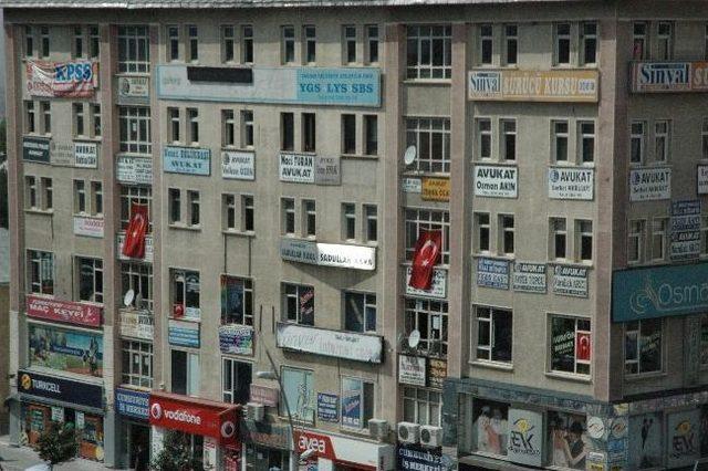 Erzurum’da Esnaf Zafer Coşkusuna Ortak Oldu