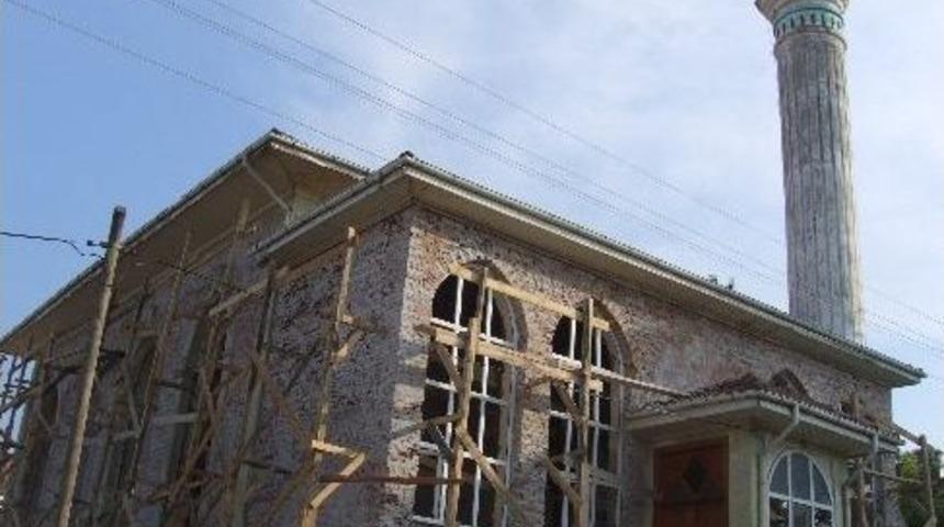 Şark&ouml;y&rsquo;de Tarihi Camiler Onarılıyor