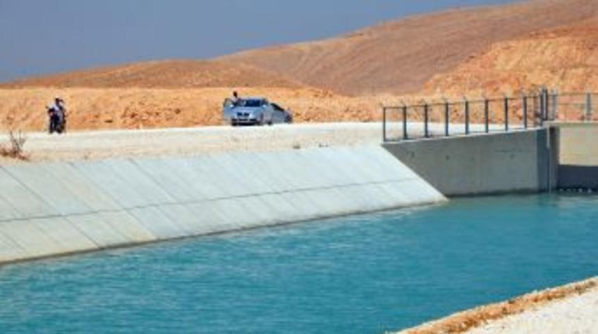 Otomobil Sulama Kanalına U&ccedil;tu: 3 &Ouml;l&uuml;, 2 Yaralı