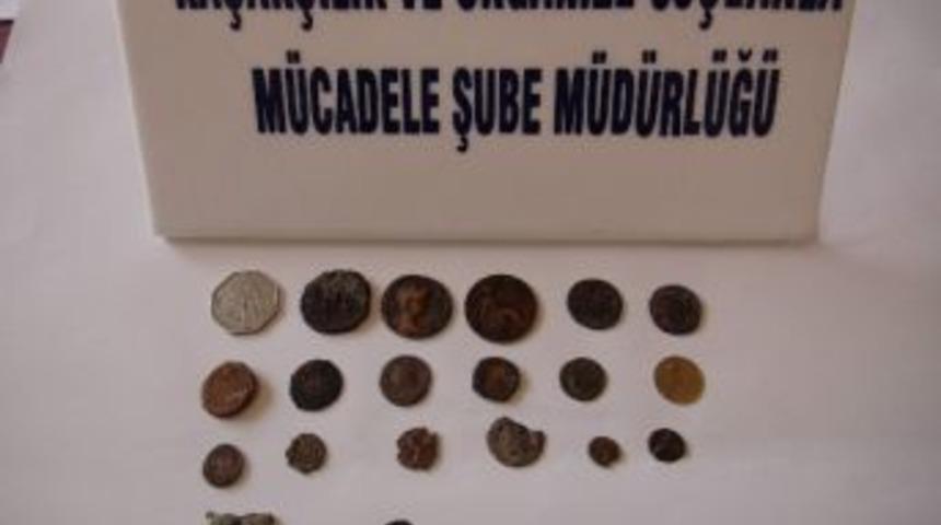 Ş&uuml;pheli Hareketlerde Bulunan Bir Şahsın &Uuml;zerinden Tarihi Eser &Ccedil;ıktı