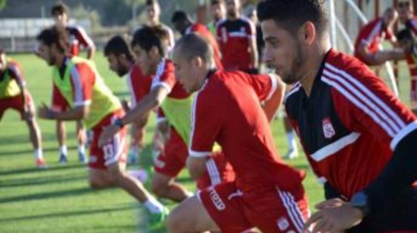 Sivasspor, Fenerbah&ccedil;e Ma&ccedil;ı I&ccedil;in İstanbul'a Gitti