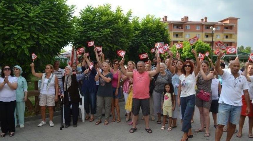 Devrem&uuml;lk Sakinleri 30 Ağustosu Kutladı