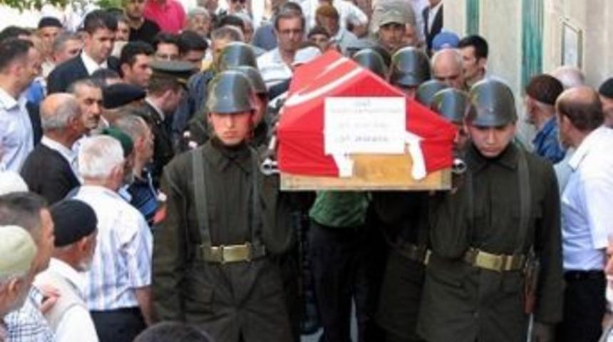 G&uuml;r&uuml;nl&uuml; Kore Gazisi Son Yolculuğuna Uğurlandı