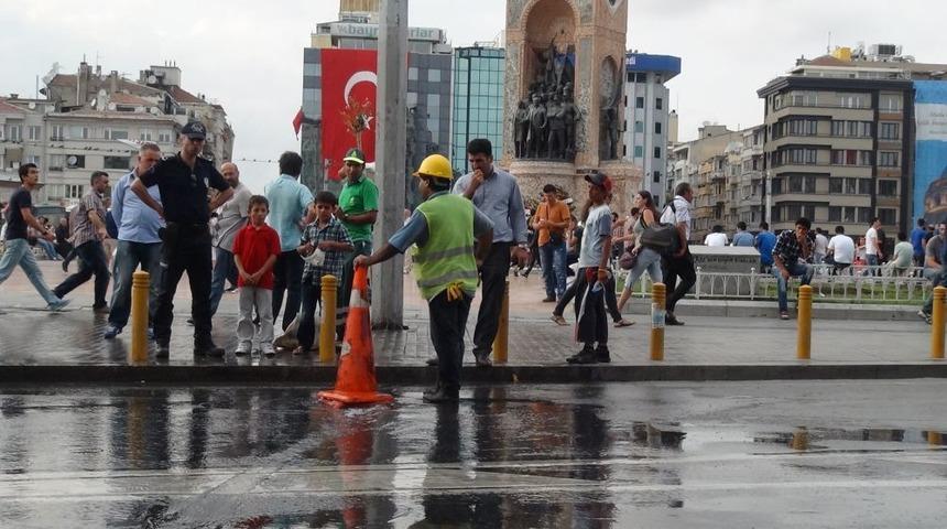 Taksim Meydanı'nda 'patlayan' Serinlik
