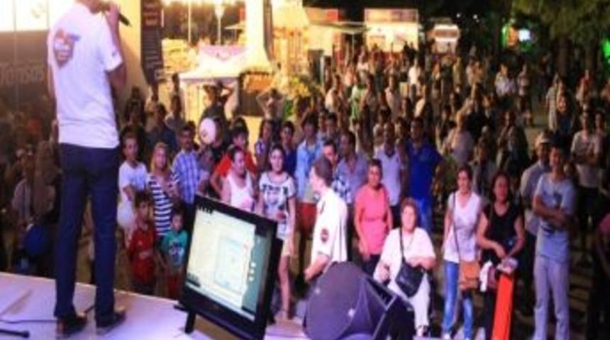 Fuar&rsquo;da Kareoke Parti