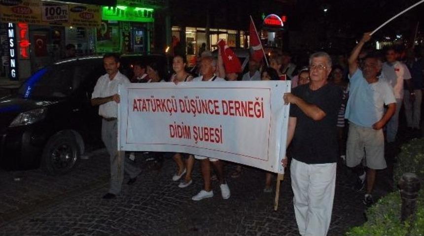 Didim&rsquo;de Zafer Bayramı Fener Alayı İle Kutlandı