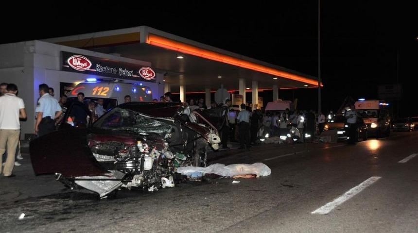 Bursa'da trafik kazası: 2 ölü, 3 yaralı