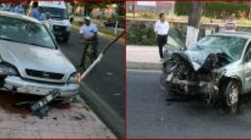 &Ccedil;evre yolunda feci kaza 4 yaralı