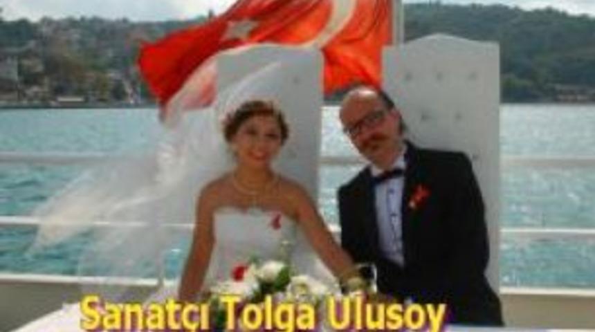 Sanat&ccedil;ı Tolga Ulusoy g&ouml;rkemli bir d&uuml;ğ&uuml;nle evlendi