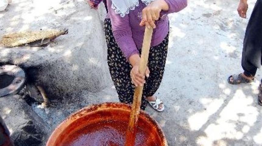 Adıyaman&rsquo;da Doğal Tatlı &lsquo;kesme&rsquo;ler Kışa Hazırlanıyor
