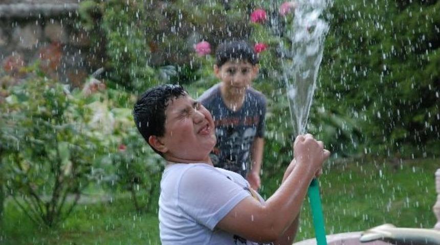 Çocukların Serinleten Eğlencesi