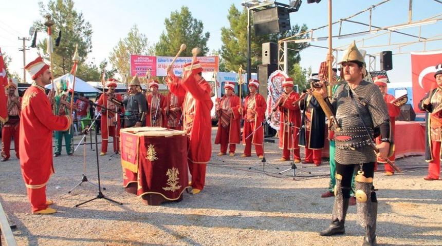 G&uuml;lnarlılar Ankaralı Namık Ile Coştu