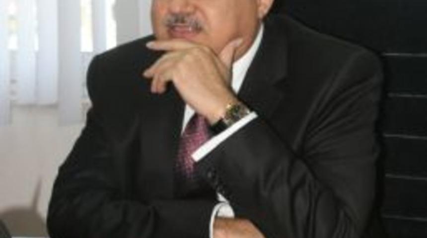 D&uuml;zce Valisi Ali İhsan Su;