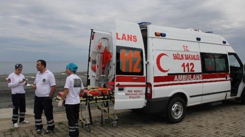 Sis Engeline Takılan Skorsky Yaralı Dağcıyı Alamadı