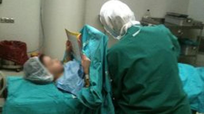 Kitap Okuyarak S&uuml;nnet Oluyorlar