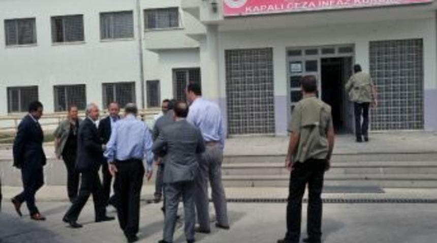 Chp Lideri Kılı&ccedil;daroğlu, İlker Başbuğ&rsquo;u Ziyaret Etti