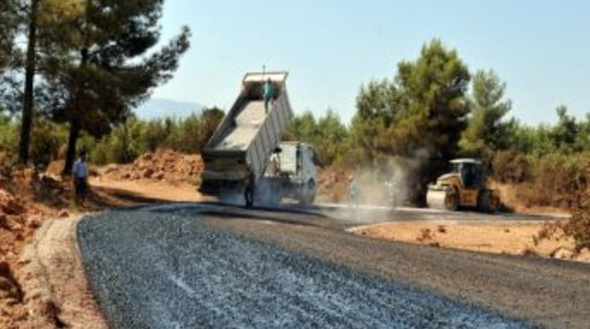 K&ouml;ylerde Asfalt &Ccedil;alışmaları Devam Ediyor