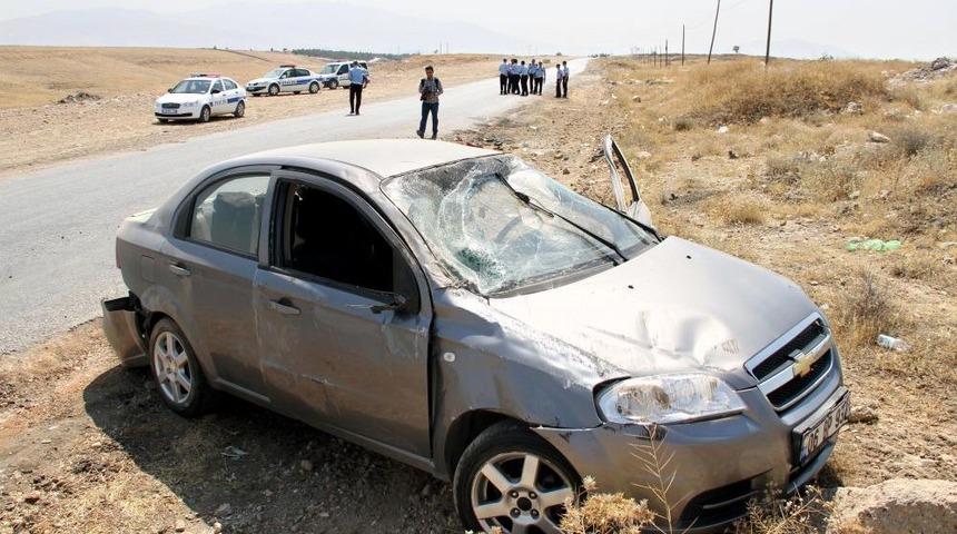 Arabayla &Uuml;&ccedil; Takla Attılar