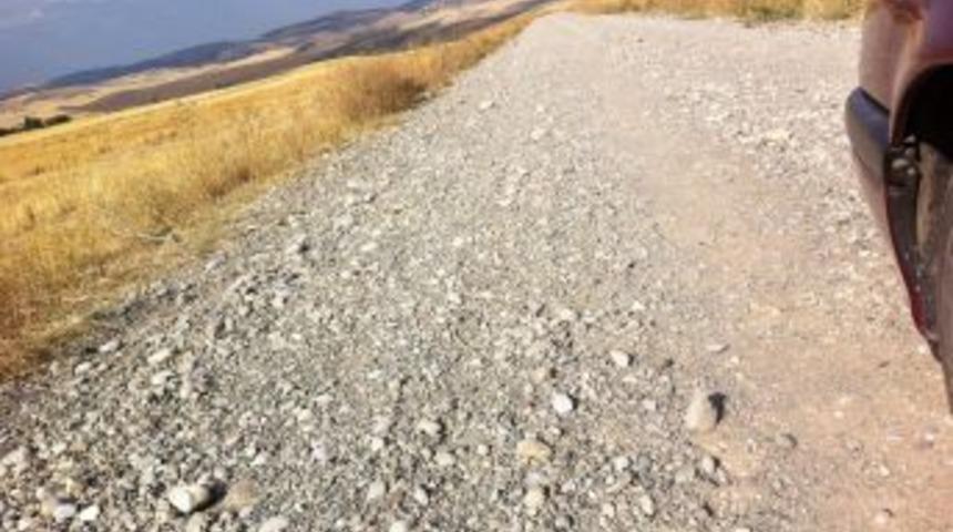 Bozuk Yol K&ouml;yl&uuml;lerin Tepkisini &Ccedil;ekiyor