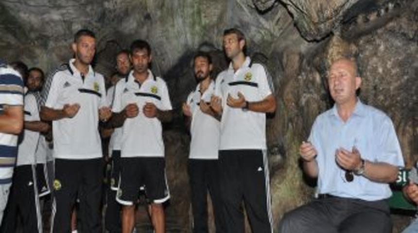 İdmanyurdu Eshab-ı Kehf&rsquo;e Giderek Kurban Kesip, Şampiyonluk Duası Etti