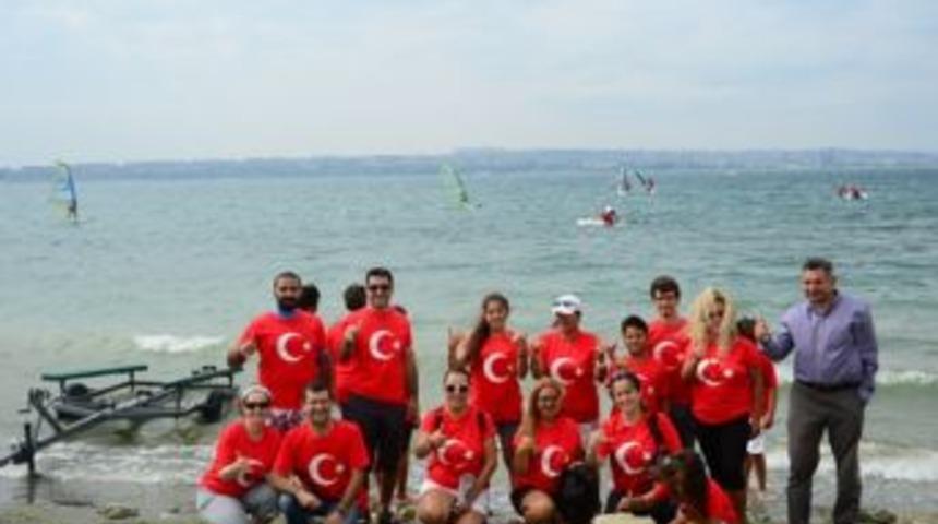 30 Ağustos Zafer Bayramı'nı denizde kutladılar