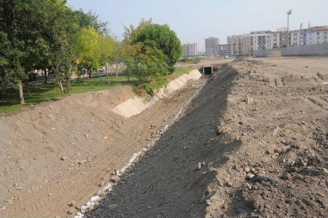 Manisa’da Bozköy Deresi’nde Islah Çalışması