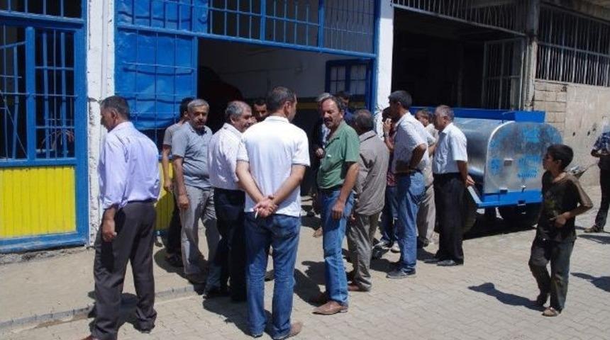 Viranşehir Belediyesine Sanayi Esnafından Afişli Teşekk&uuml;r