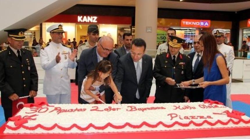 Piazza Avm'de 30 Ağustos Zafer Bayramı Kutlaması