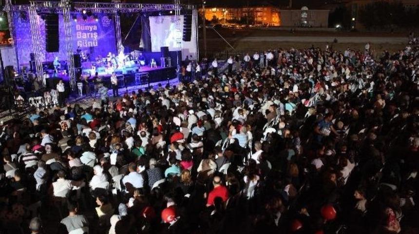 Barışın Ezgileri Nil&uuml;fer&rsquo;de Yankılanacak