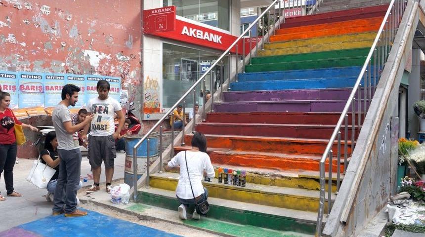 Merdiven Boyama Olayı Başkent'e Sı&ccedil;radı
