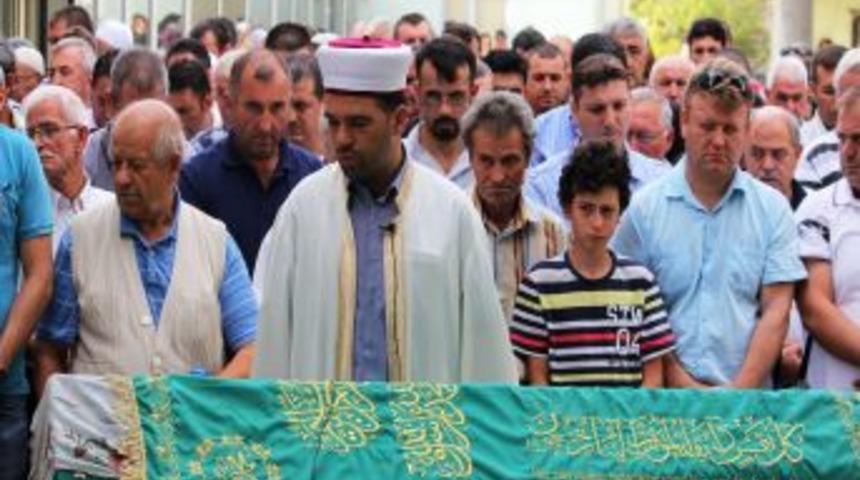 Sarıyer'deki Kazada Hayatını Kaybeden Hatice &Ouml;ğretmen Son Yolculuğuna Uğurlandı