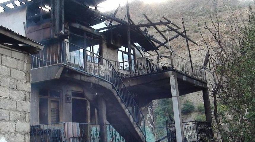 Yusufeli Il&ccedil;esinde Ev Yangını