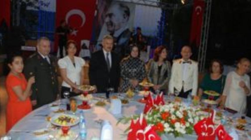 Aydın protokol&uuml; 30 Ağustos resepsiyonunda buluştu