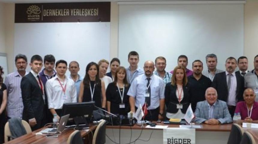 İş Sağlığı G&uuml;venliği Uzmanları &Ouml;rg&uuml;tlenme Arayışında